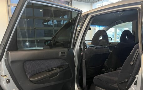 Honda Stream I рестайлинг, 2001 год, 300 000 рублей, 21 фотография