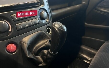 Honda Stream I рестайлинг, 2001 год, 300 000 рублей, 27 фотография