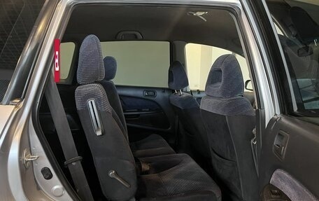 Honda Stream I рестайлинг, 2001 год, 300 000 рублей, 22 фотография