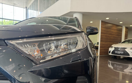 Toyota RAV4, 2020 год, 3 555 000 рублей, 21 фотография