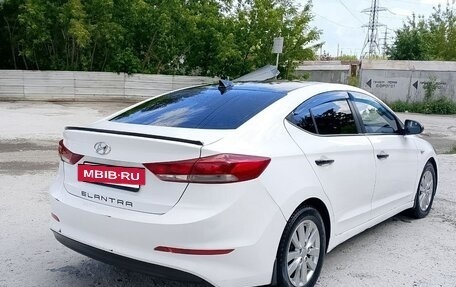 Hyundai Elantra VI рестайлинг, 2017 год, 895 000 рублей, 2 фотография