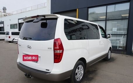 Hyundai Grand Starex Grand Starex I рестайлинг 2, 2014 год, 2 563 000 рублей, 5 фотография
