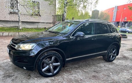 Volkswagen Touareg III, 2011 год, 2 350 000 рублей, 1 фотография