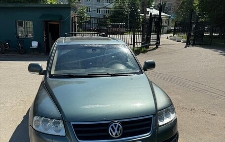 Volkswagen Touareg III, 2004 год, 880 000 рублей, 1 фотография