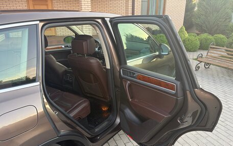 Volkswagen Touareg III, 2010 год, 2 100 000 рублей, 11 фотография