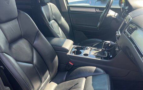Volkswagen Touareg III, 2011 год, 2 350 000 рублей, 8 фотография