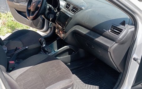 KIA Rio III рестайлинг, 2013 год, 900 000 рублей, 5 фотография