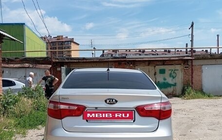 KIA Rio III рестайлинг, 2013 год, 900 000 рублей, 2 фотография