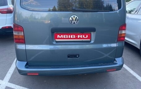 Volkswagen Caravelle T5, 2004 год, 1 100 000 рублей, 3 фотография