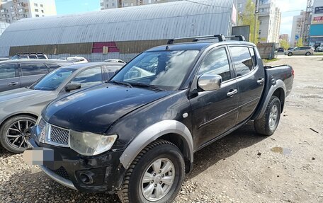 Mitsubishi L200 IV рестайлинг, 2011 год, 1 000 000 рублей, 9 фотография
