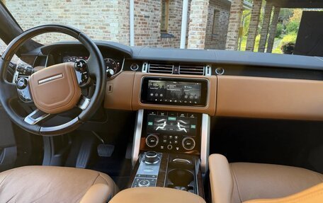 Land Rover Range Rover IV рестайлинг, 2021 год, 8 000 000 рублей, 3 фотография