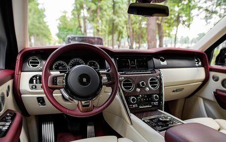 Rolls-Royce Cullinan, 2020 год, 30 900 000 рублей, 14 фотография