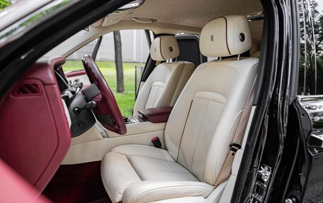Rolls-Royce Cullinan, 2020 год, 30 900 000 рублей, 17 фотография