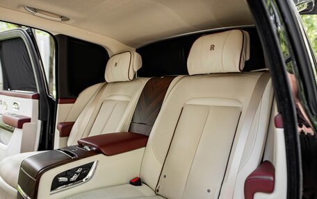 Rolls-Royce Cullinan, 2020 год, 30 900 000 рублей, 22 фотография