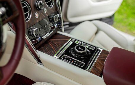 Rolls-Royce Cullinan, 2020 год, 30 900 000 рублей, 19 фотография