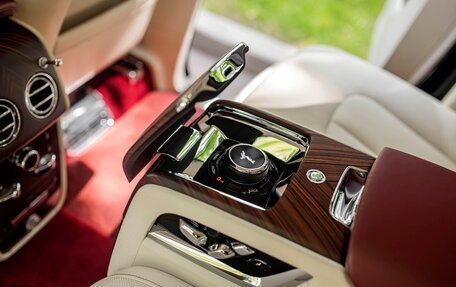 Rolls-Royce Cullinan, 2020 год, 30 900 000 рублей, 27 фотография