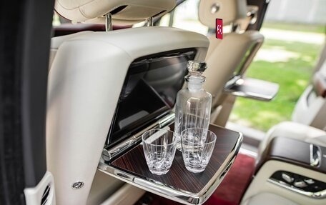 Rolls-Royce Cullinan, 2020 год, 30 900 000 рублей, 29 фотография