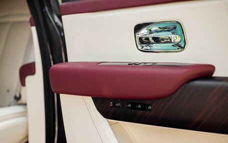 Rolls-Royce Cullinan, 2020 год, 30 900 000 рублей, 32 фотография
