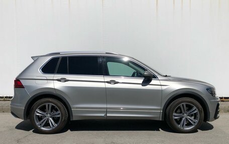 Volkswagen Tiguan II, 2020 год, 2 960 000 рублей, 6 фотография
