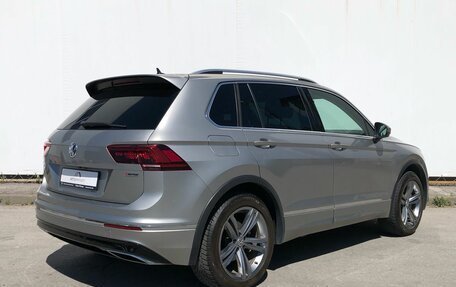 Volkswagen Tiguan II, 2020 год, 2 960 000 рублей, 2 фотография