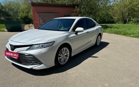 Toyota Camry, 2020 год, 3 240 000 рублей, 2 фотография