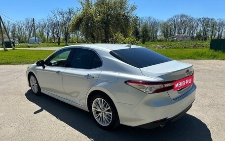 Toyota Camry, 2020 год, 3 240 000 рублей, 4 фотография