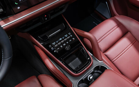 Porsche Cayenne III, 2026 год, 18 500 000 рублей, 16 фотография