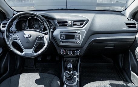 KIA Rio III рестайлинг, 2015 год, 989 000 рублей, 9 фотография