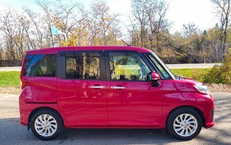 Toyota Roomy I, 2017 год, 1 000 000 рублей, 2 фотография
