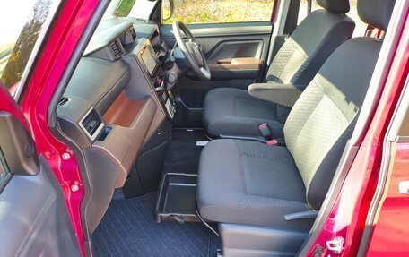 Toyota Roomy I, 2017 год, 1 000 000 рублей, 13 фотография