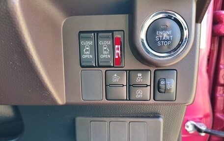 Toyota Roomy I, 2017 год, 1 000 000 рублей, 11 фотография