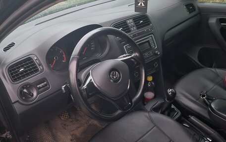 Volkswagen Polo VI (EU Market), 2015 год, 900 000 рублей, 6 фотография
