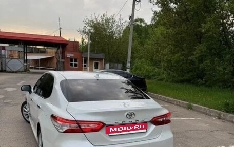 Toyota Camry, 2021 год, 3 300 000 рублей, 2 фотография