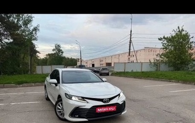 Toyota Camry, 2021 год, 3 300 000 рублей, 1 фотография