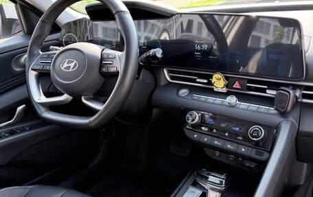 Hyundai Elantra, 2024 год, 1 990 000 рублей, 7 фотография