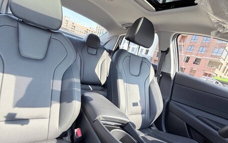 Hyundai Elantra, 2024 год, 1 990 000 рублей, 8 фотография