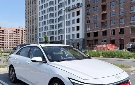 Hyundai Elantra, 2024 год, 1 990 000 рублей, 2 фотография