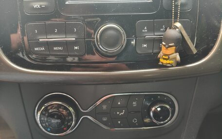Renault Logan II, 2014 год, 650 000 рублей, 4 фотография