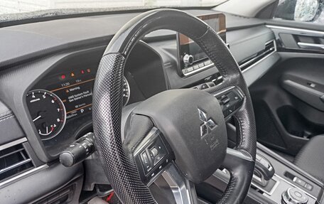 Mitsubishi Outlander, 2022 год, 3 400 000 рублей, 7 фотография
