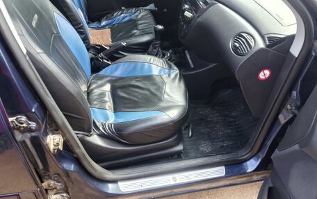 Ford Focus IV, 2003 год, 230 000 рублей, 12 фотография