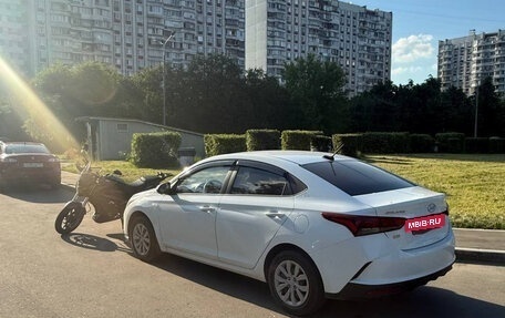 Hyundai Solaris II рестайлинг, 2021 год, 1 699 000 рублей, 6 фотография