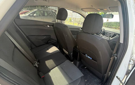 Hyundai Solaris II рестайлинг, 2021 год, 1 699 000 рублей, 12 фотография