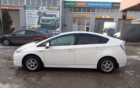 Toyota Prius, 2010 год, 1 350 000 рублей, 2 фотография