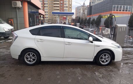 Toyota Prius, 2010 год, 1 350 000 рублей, 3 фотография