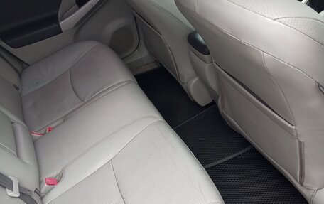 Toyota Prius, 2010 год, 1 350 000 рублей, 9 фотография