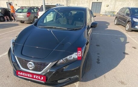 Nissan Leaf II, 2019 год, 1 790 000 рублей, 2 фотография