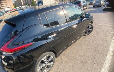 Nissan Leaf II, 2019 год, 1 790 000 рублей, 9 фотография