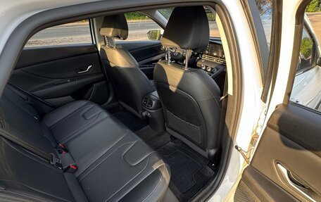 Hyundai Elantra, 2023 год, 2 150 000 рублей, 9 фотография