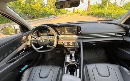 Hyundai Elantra, 2023 год, 2 150 000 рублей, 10 фотография