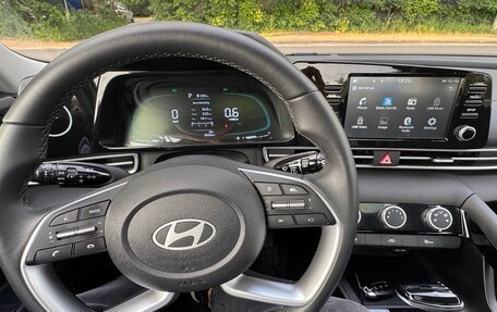 Hyundai Elantra, 2023 год, 2 150 000 рублей, 12 фотография